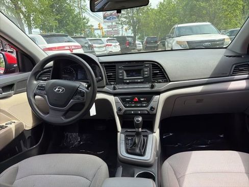 Used 2017 Hyundai Elantra SE FWD image 11
