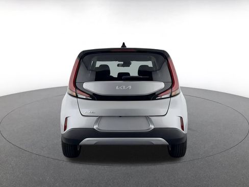 Used 2025 Kia Soul LX w/ LX Technology Package FWD image 6
