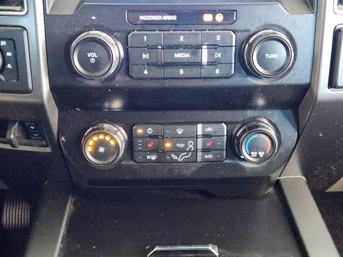 Used 2020 Ford F250 XLT w/ XLT Premium Package image 20