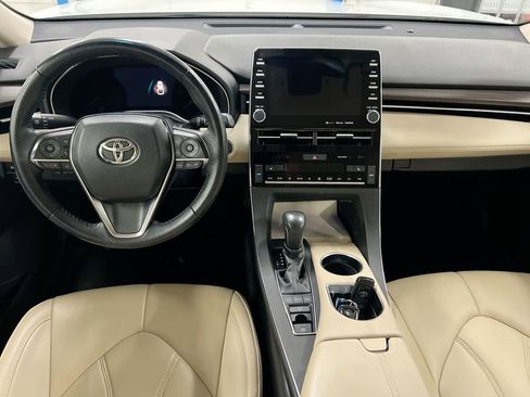 Used 2020 Toyota Avalon XLE w/ Carpet Mat Package image 10