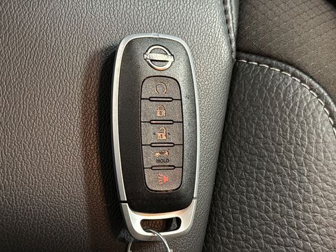 Used 2025 Nissan Pathfinder SL AWD/4WD image 20