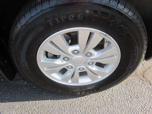 Used 2012 Kia Sedona LX w/ PWR Pkg FWD image 17