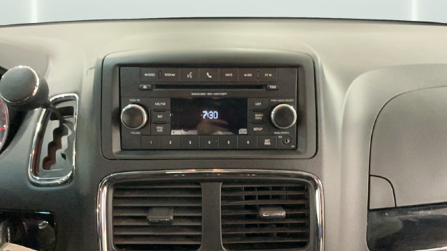 Used 2017 Dodge Grand Caravan SE FWD image 11