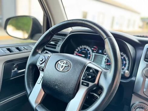 Used 2014 Toyota 4Runner SR5 RWD image 24