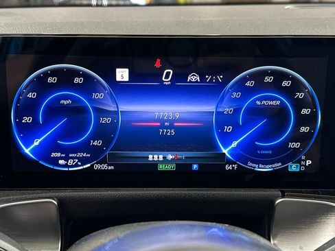Certified 2025 Mercedes-Benz EQB 250+ image 32