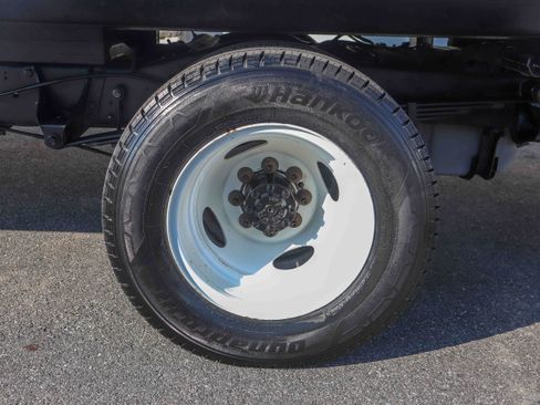 Used 2019 Ford E-350 and Econoline 350 Super Duty w/ Power Windows & Locks Group image 22