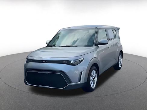 Used 2025 Kia Soul LX w/ LX Technology Package FWD image 16
