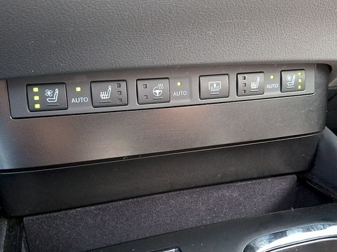 Used 2024 Lexus ES 350 w/ Accessory Package (Z1) FWD image 19