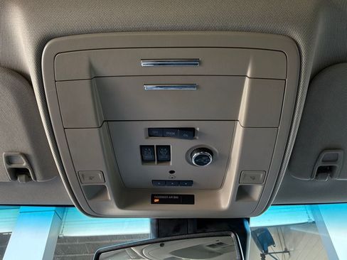 Used 2019 GMC Yukon SLT w/ Premium Edition RWD image 20