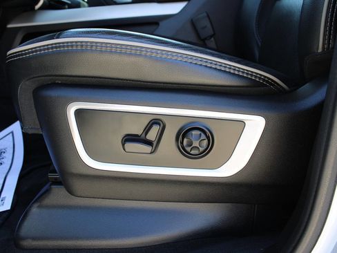Used 2019 RAM 1500 Laramie AWD/4WD image 13