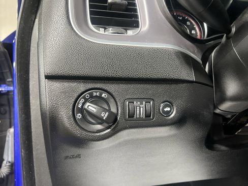 Used 2019 Dodge Charger GT image 17