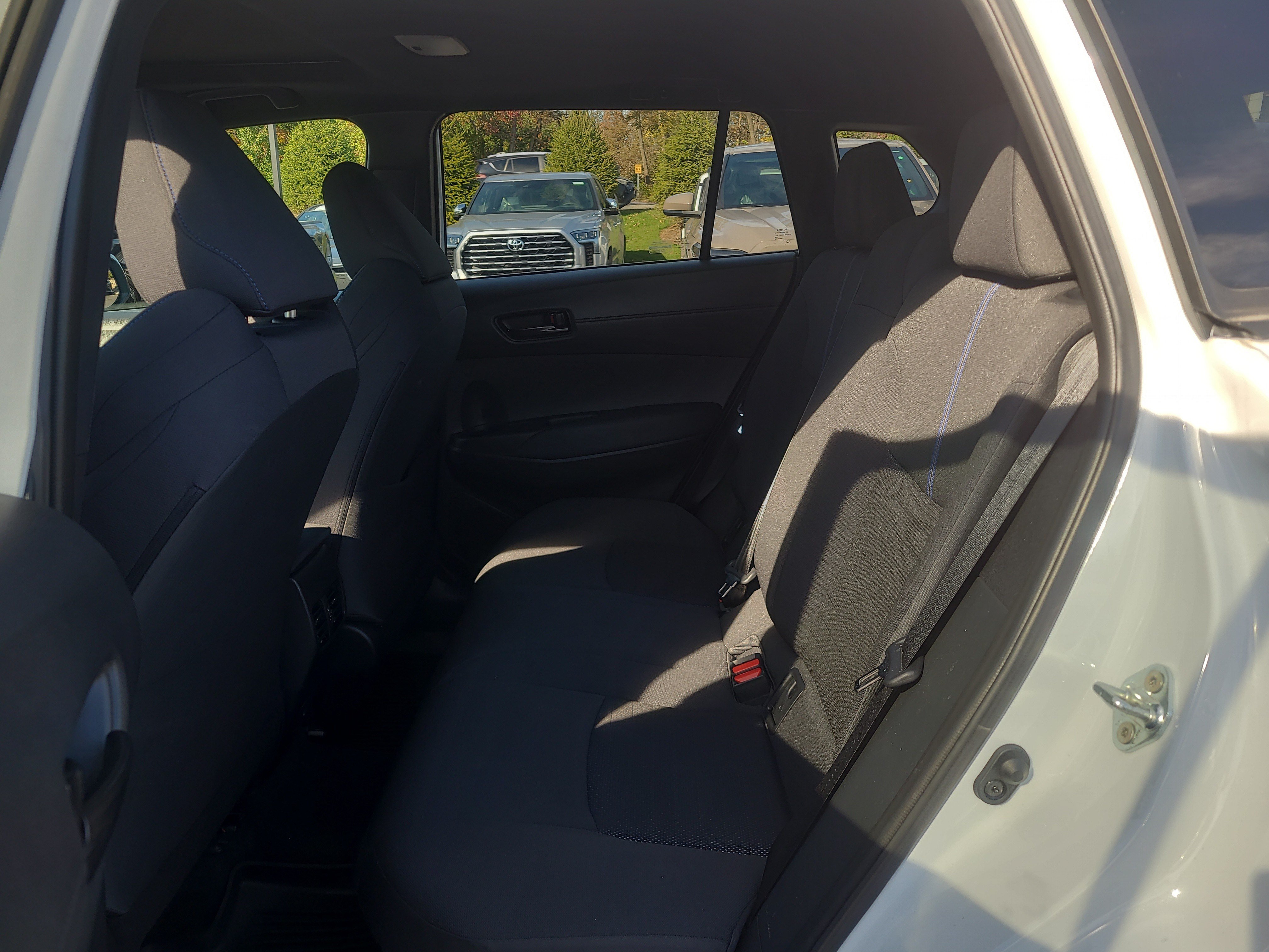 Certified 2024 Toyota Corolla Cross AWD Hybrid w/ Moonroof Package image 28