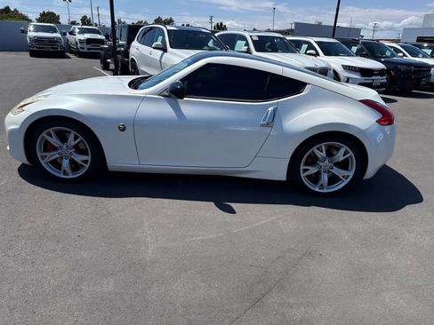 Used 2013 Nissan 370Z Coupe w/ Sport Pkg RWD image 30