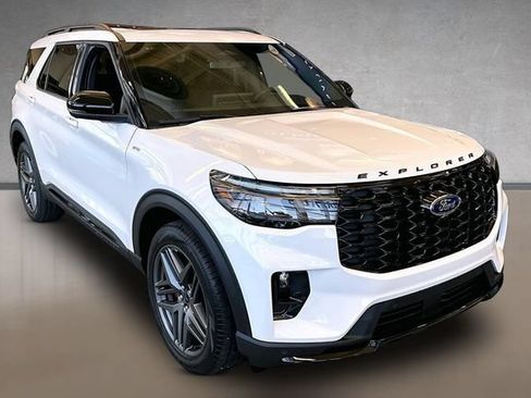 New 2026 Ford Explorer ST-Line w/ ST-Line Street Pack AWD/4WD image 2
