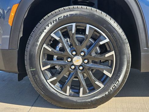 New 2026 Chevrolet Traverse LT w/ Sun and Wheel Package FWD image 13
