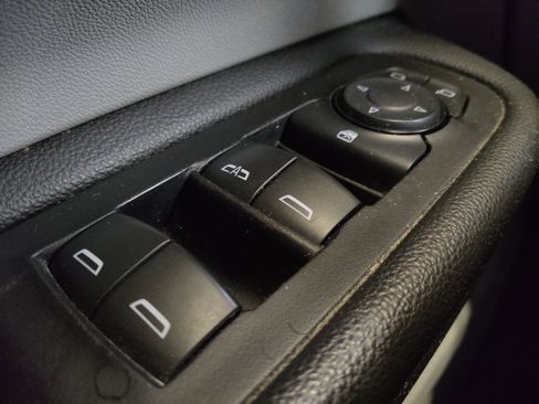 Used 2020 GMC Terrain SLE FWD image 27