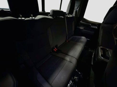 Used 2025 GMC Sierra 1500 Elevation w/ Preferred Package AWD/4WD image 14