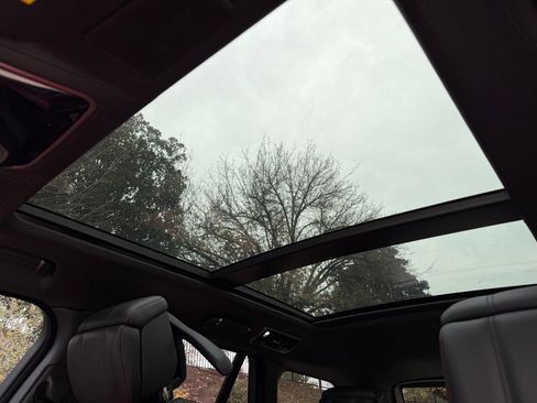 Used 2021 Land Rover Range Rover SV Autobiography Dynamic image 29