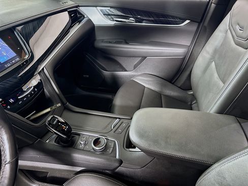 Used 2024 Cadillac XT6 Premium Luxury image 26
