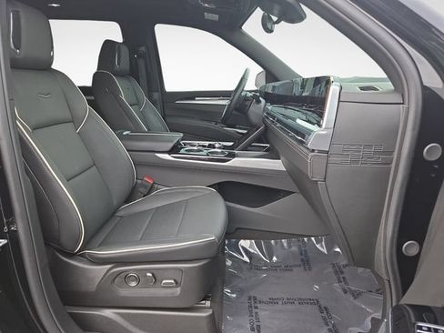 Used 2025 Cadillac Escalade Sport w/ Touring Package AWD/4WD image 42