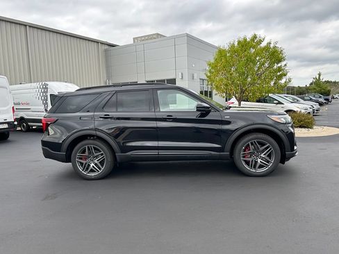 New 2027 Ford Explorer ST-Line w/ Premium Package AWD/4WD image 5