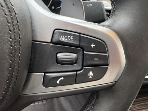 Used 2019 BMW 530i xDrive w/ M Sport Package AWD/4WD image 9