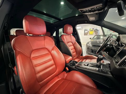 Used 2018 Porsche Macan GTS AWD/4WD image 18