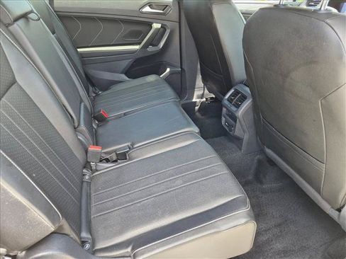 Used 2022 Volkswagen Tiguan SE R-Line FWD image 18