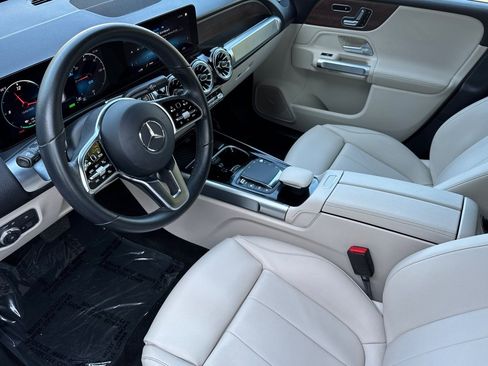 Certified 2023 Mercedes-Benz EQB 250+ w/ Exclusive Package image 7