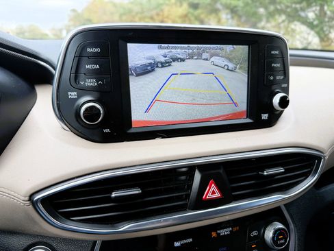 Used 2019 Hyundai Santa Fe Limited image 33