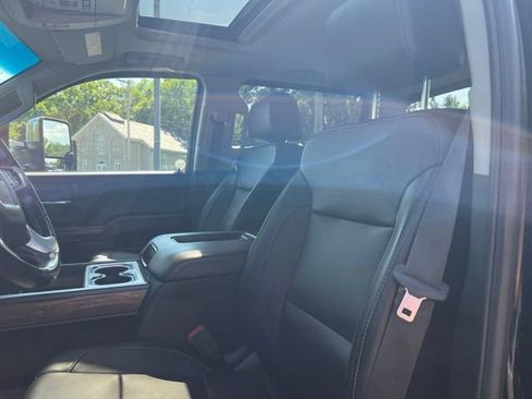 Used 2018 GMC Sierra 3500 SLT AWD/4WD image 3