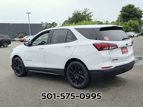 Used 2024 Chevrolet Equinox LS w/ LS Convenience Package FWD image 3