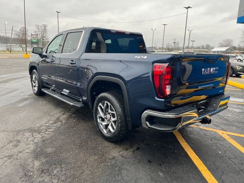 Used 2023 GMC Sierra 1500 SLE image 3