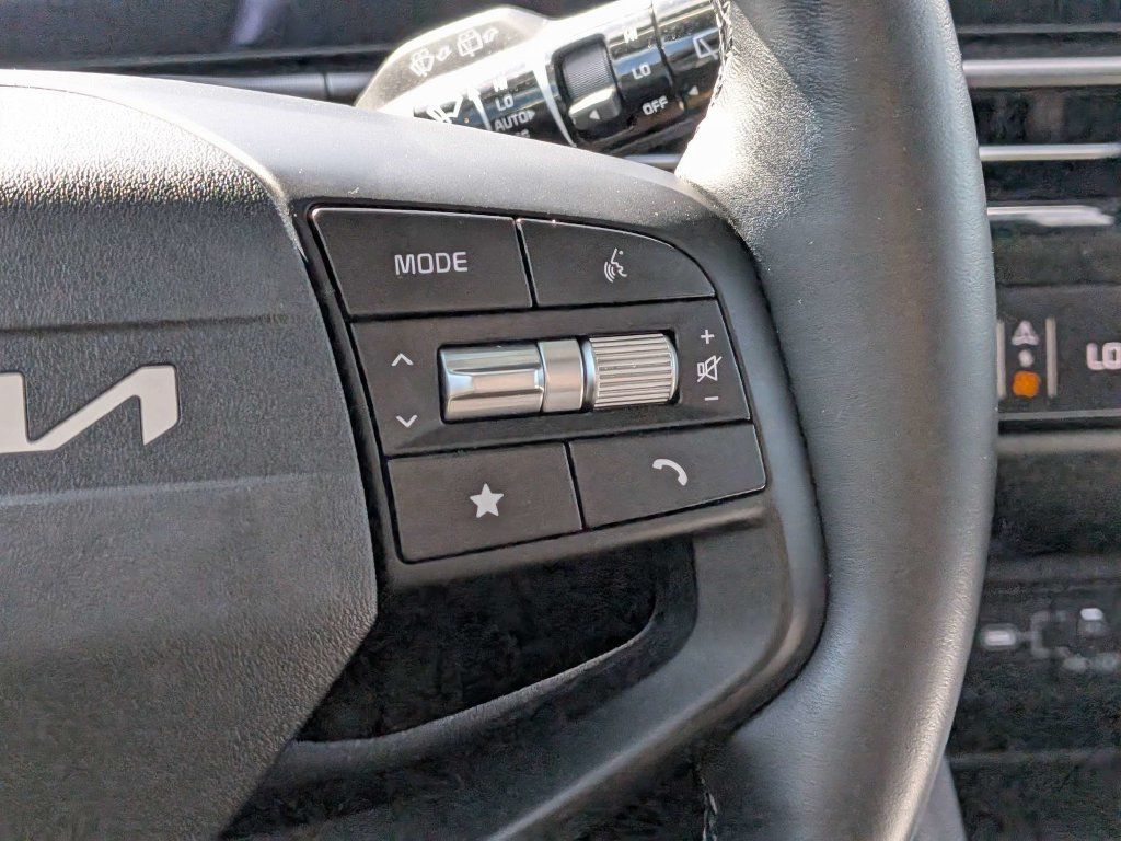 Used 2026 Kia Sportage EX w/ EX Panorama Roof Package FWD image 25