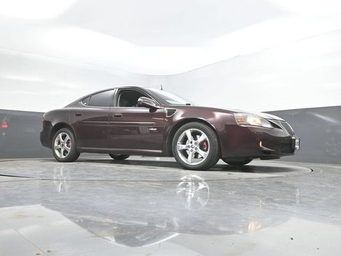 Used 2005 Pontiac Grand Prix GXP w/ Premium Audio Package FWD image 40
