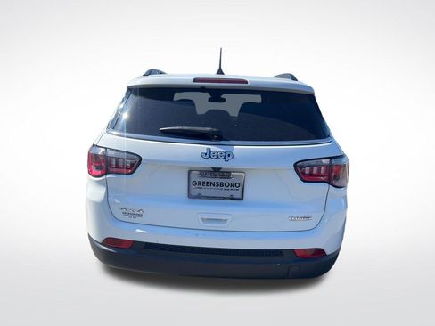 Used 2024 Jeep Compass Latitude w/ Altitude Special Edition AWD/4WD image 4