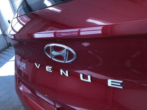 Used 2025 Hyundai Venue SEL image 16