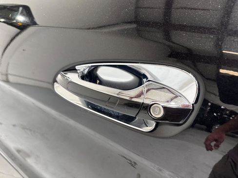 Used 2016 Mercedes-Benz GL 450 4MATIC image 24