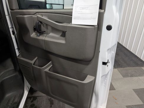 Used 2022 Chevrolet Express 3500 w/ Power Convenience Package image 18