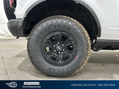 New 2025 Ford Bronco Badlands image 10