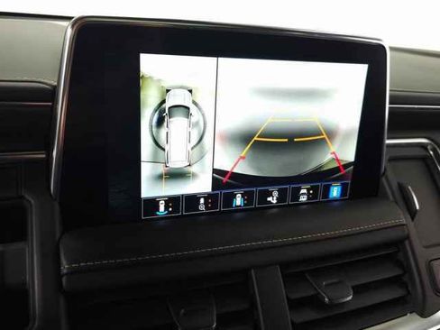 Used 2022 GMC Yukon XL SLT w/ SLT Premium Package image 31