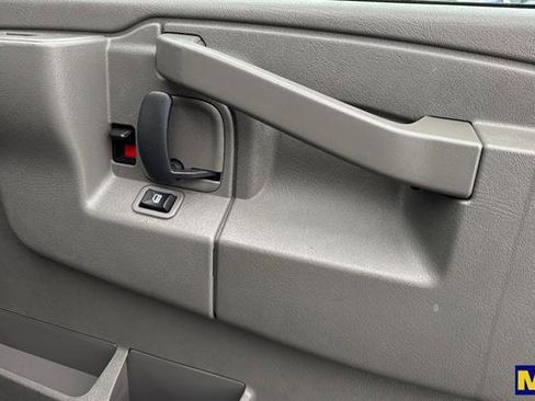 Used 2024 GMC Savana 2500 w/ Driver Convenience Package image 18