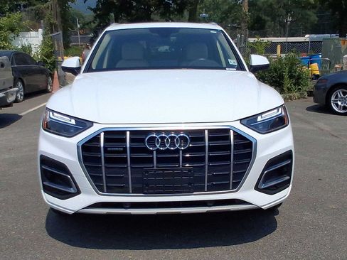 Used 2023 Audi Q5 2.0T Premium w/ Convenience Package AWD/4WD image 3