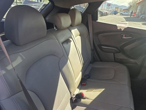 Used 2015 Hyundai Tucson SE image 11