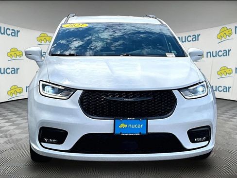 Used 2021 Chrysler Pacifica Touring-L w/ S Appearance Package FWD image 2