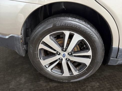 Used 2019 Subaru Outback 2.5i Limited AWD/4WD image 41