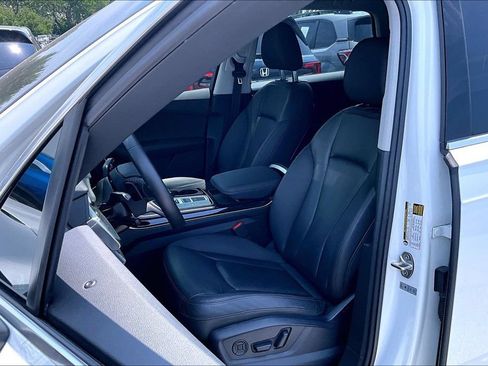 Used 2022 Audi Q7 2.0T Premium w/ Convenience Package AWD/4WD image 34