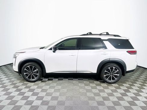 New 2026 Nissan Pathfinder Platinum image 4