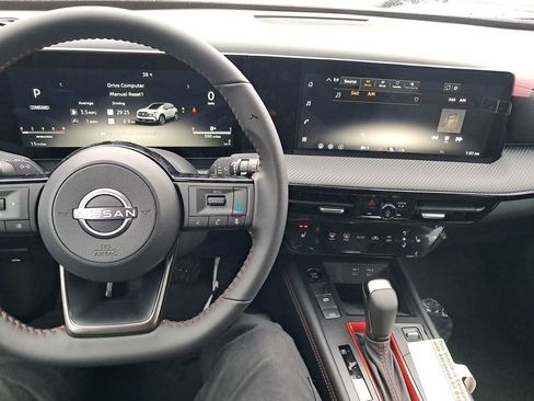 New 2026 Nissan Kicks SR w/ Cold Weather Package image 13