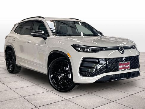 New 2026 Volkswagen Tiguan SE R-Line FWD image 2